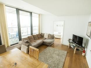 Rojen Apartments Docklands 伦敦 外观 照片